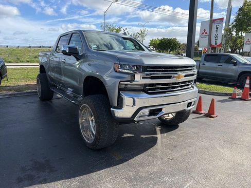 Used 2020 Chevrolet Silverado 1500 LTZ w/ LTZ Plus Package image 3