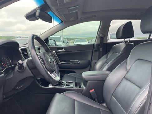 Used 2022 Kia Sportage EX w/ EX Technology Package FWD image 9
