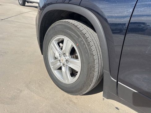 Used 2021 Chevrolet Trax LS w/ Tint and Cruise Package image 8