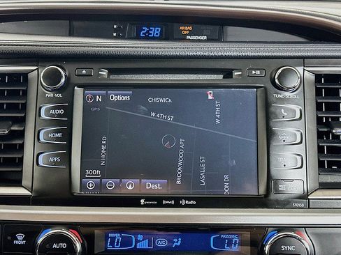 Used 2016 Toyota Highlander XLE AWD/4WD image 16