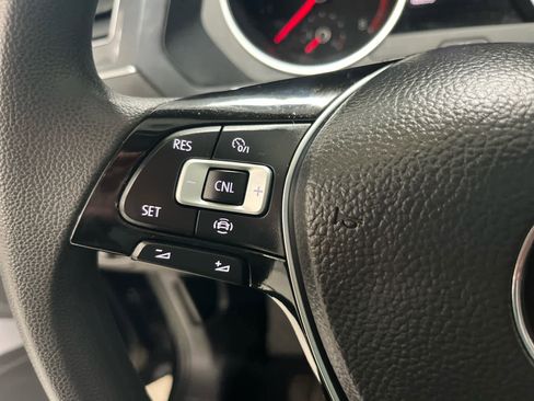 Used 2020 Volkswagen Tiguan S image 23