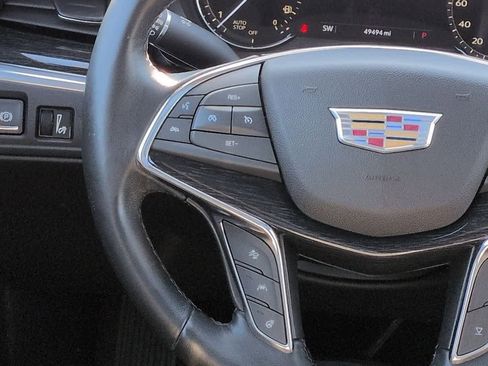 Used 2020 Cadillac XT5 Premium Luxury image 25