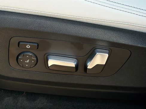 New 2026 BMW X5 xDrive40i w/ M Sport Package image 24