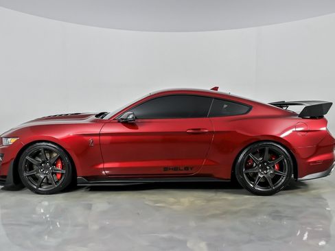 Used 2020 Ford Mustang Shelby GT500 w/ Carbon Fiber Track Pack RWD image 8