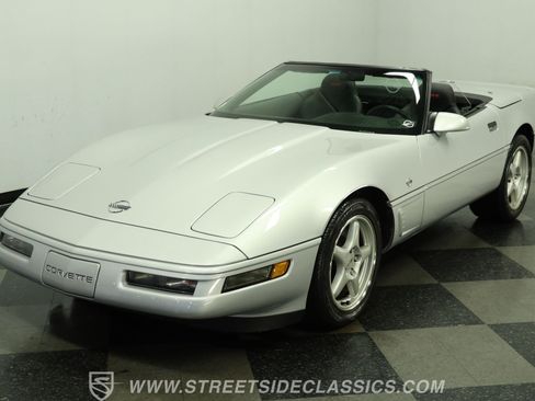 Used 1996 Chevrolet Corvette Convertible RWD image 18