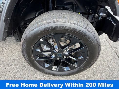 Certified 2025 Jeep Wrangler Unlimited Sahara w/ Safety Group image 15