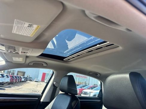 Used 2017 Volkswagen Passat 1.8T SE FWD image 31