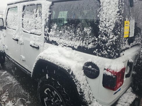 Used 2025 Jeep Wrangler Unlimited Rubicon 4xe w/ Safety Group image 6