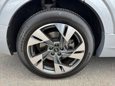 Used 2022 Audi e-tron Premium w/ Convenience Plus Package image 16