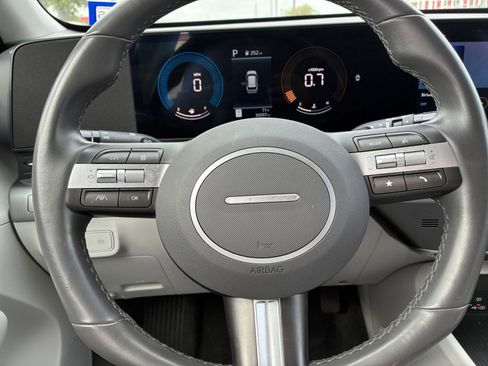 Used 2025 Hyundai Kona SEL AWD/4WD image 24