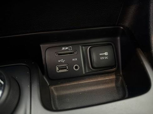 Used 2016 Jeep Cherokee Trailhawk w/ Comfort/Convenience Group AWD/4WD image 28