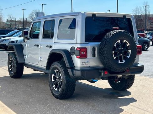 Used 2024 Jeep Wrangler Unlimited Rubicon 4xe w/ Convenience Group AWD/4WD image 12