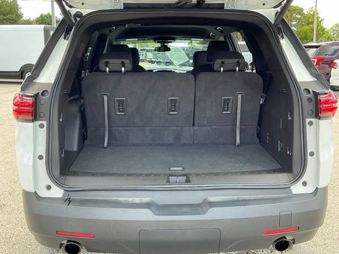 Used 2023 Chevrolet Traverse LT FWD image 23