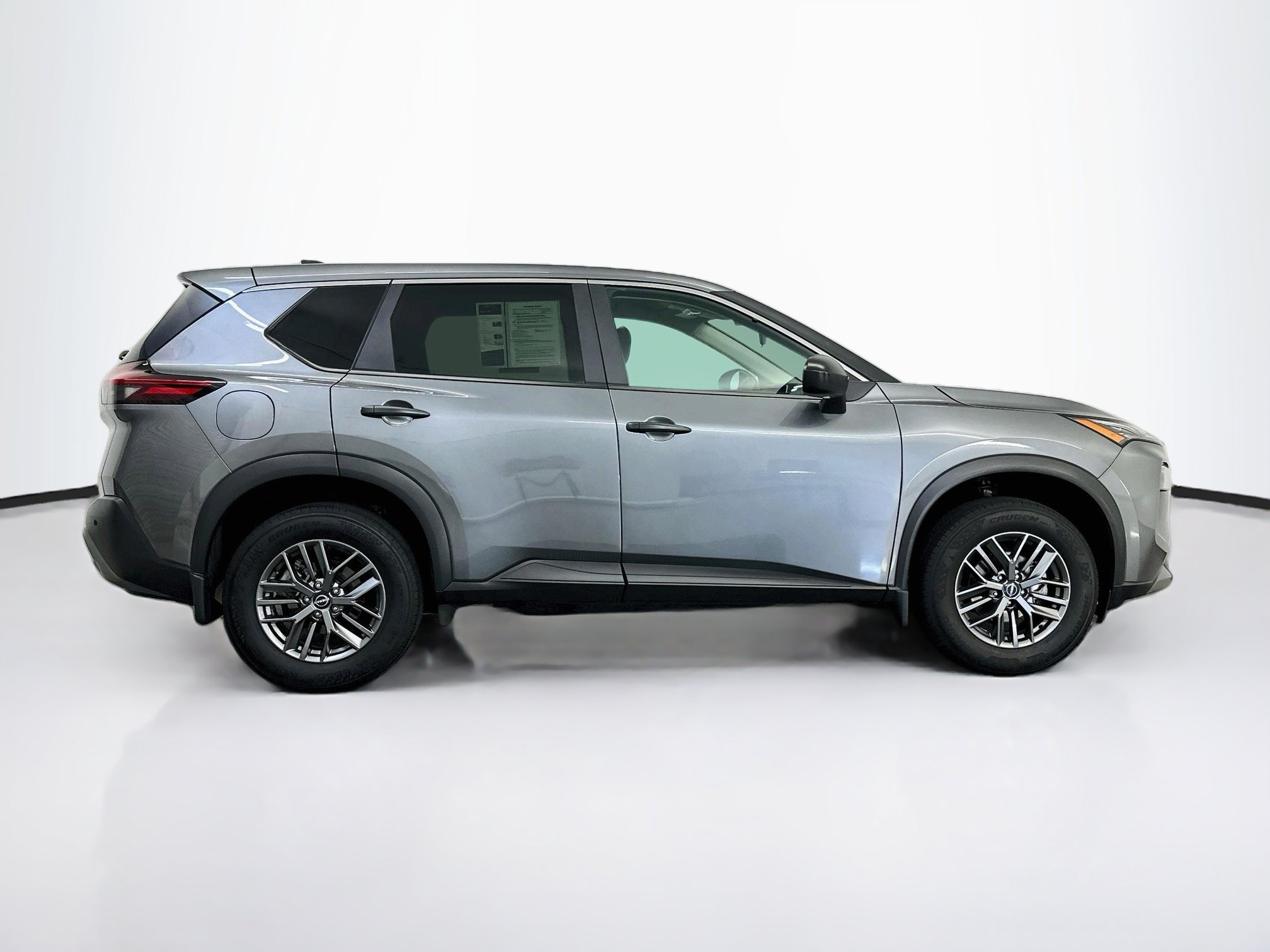 Used 2023 Nissan Rogue S AWD/4WD image 10