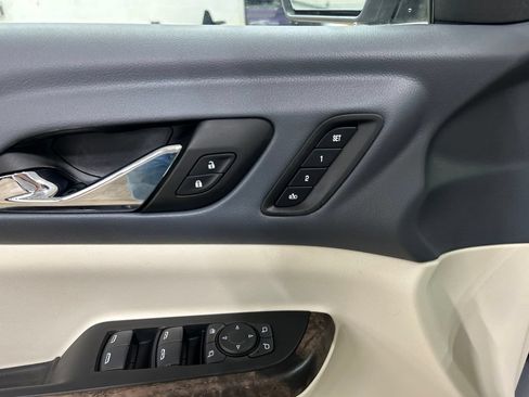 Used 2023 GMC Acadia Denali w/ Denali Technology Package AWD/4WD image 16