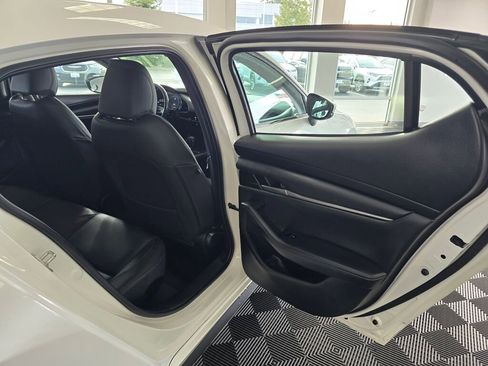 Used 2021 MAZDA MAZDA3 s image 40