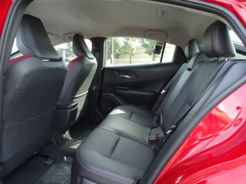 Used 2025 Toyota Prius Plug-In Hybrid image 21