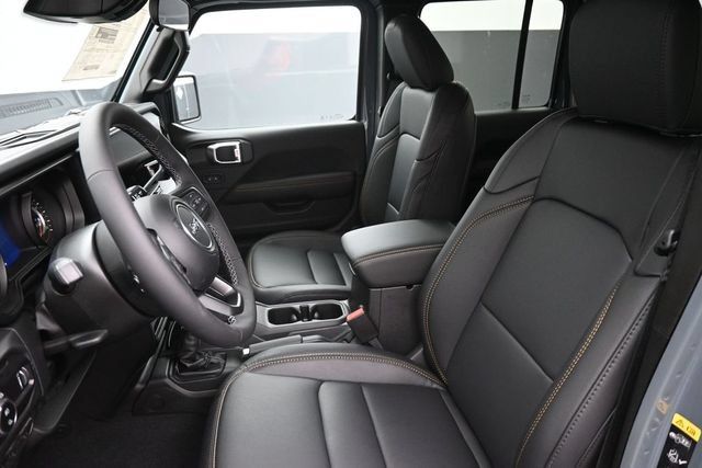 New 2026 Jeep Gladiator Sport AWD/4WD image 13