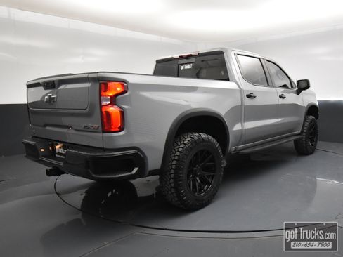 Used 2024 Chevrolet Silverado 1500 ZR2 w/ Technology Package image 49