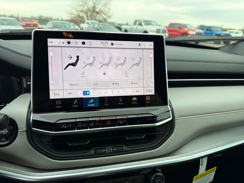 New 2026 Jeep Compass Limited image 17