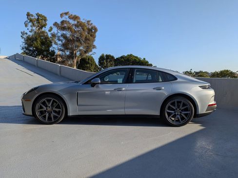 New 2025 Porsche Panamera image 2