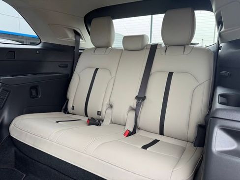 Used 2024 MAZDA CX-90 Plug-In Hybrid w/ Preferred image 9