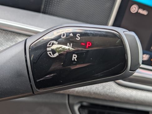 Used 2025 Volkswagen Tiguan S FWD image 29