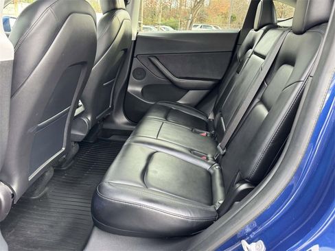 Used 2021 Tesla Model Y Long Range image 16