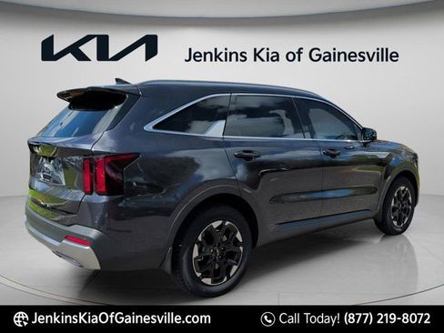 New 2026 Kia Sorento S image 4