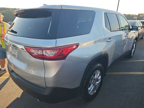Used 2021 Chevrolet Traverse LS FWD image 2