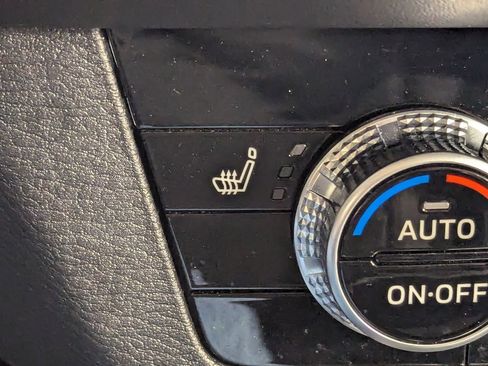 Used 2024 Mitsubishi Outlander SE image 27