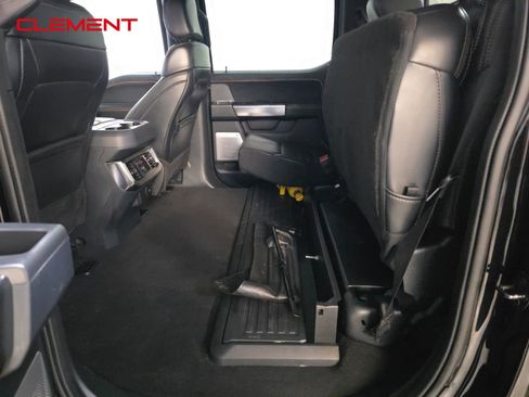 Certified 2023 Ford F450 Platinum w/ FX4 Off-Road Package image 32