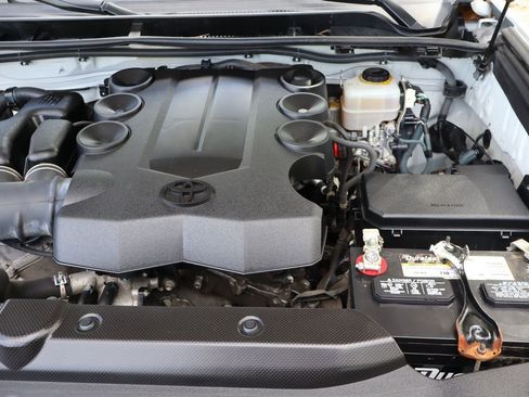 Used 2011 Toyota 4Runner SR5 image 39