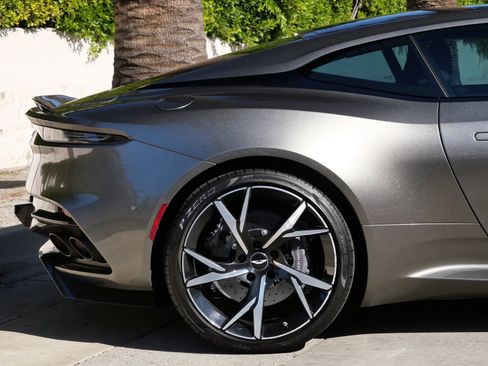 Used 2019 Aston Martin DBS Superleggera image 20