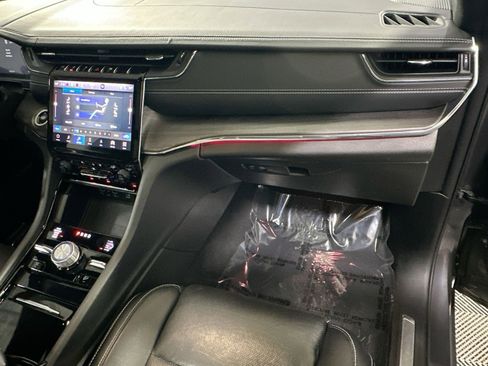 Used 2023 Jeep Grand Cherokee Overland w/ Luxury Tech Group IV image 39