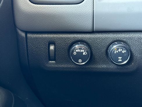 Used 2019 Chevrolet Colorado W/T image 34
