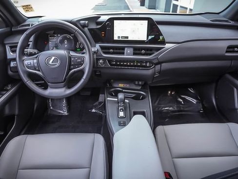 Certified 2025 Lexus UX 300h FWD w/ Accessory Package (Z2) image 17