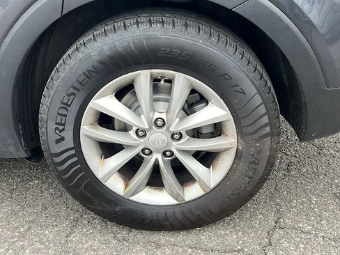 Used 2018 Kia Sorento LX image 11