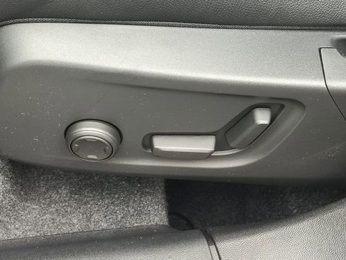 New 2026 Volvo XC40 B5 Plus w/ Climate Package image 11