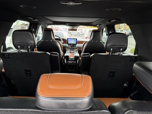 Used 2020 Lincoln Navigator Reserve w/ Luxury Package image 10