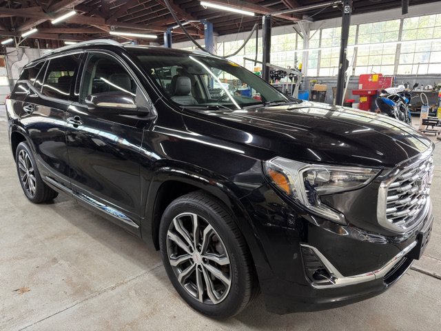 Used 2019 GMC Terrain Denali w/ LPO, Floor Liner Package FWD image 5