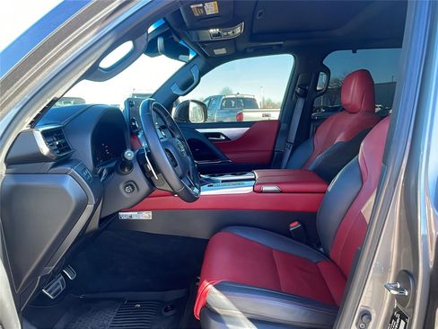 Used 2024 Lexus LX 600 F Sport image 21