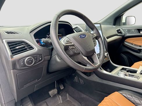 Used 2024 Ford Edge Titanium w/ Titanium Elite Package AWD/4WD image 9