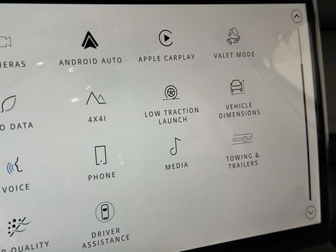 New 2026 Land Rover Defender 110 X-Dynamic SE image 19