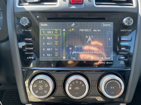 Used 2016 Subaru Forester 2.5i Premium w/ Popular Package #2 AWD/4WD image 15