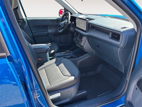 New 2025 Ford Maverick Lariat w/ Black Appearance Package image 15