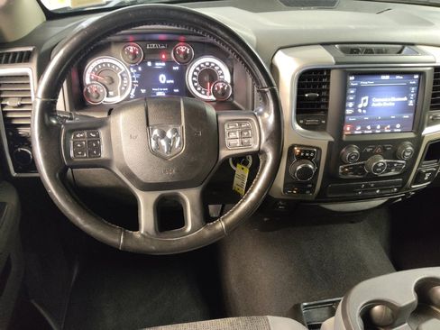 Used 2020 RAM 1500 Classic SLT w/ Luxury Group image 22