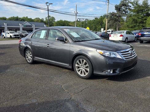 Used 2011 Toyota Avalon Limited FWD image 3