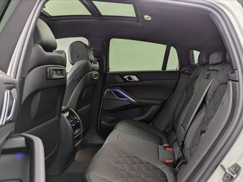 Used 2023 BMW X6 xDrive40i w/ M Sport Package image 17