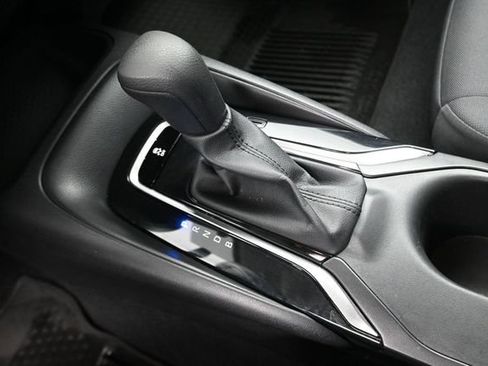 Used 2025 Toyota Corolla LE FWD image 14